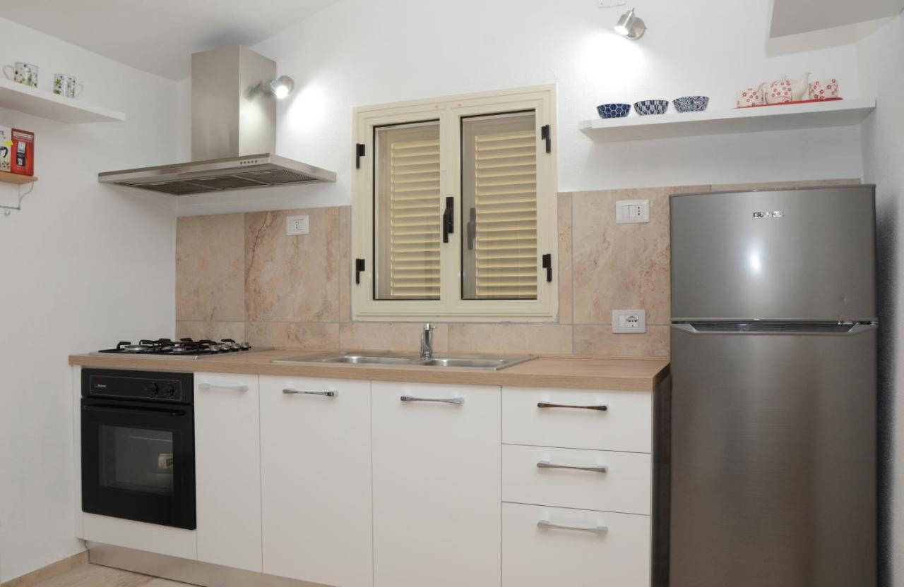 Apartments Villa Corrias Cala Liberotto Eksteriør billede