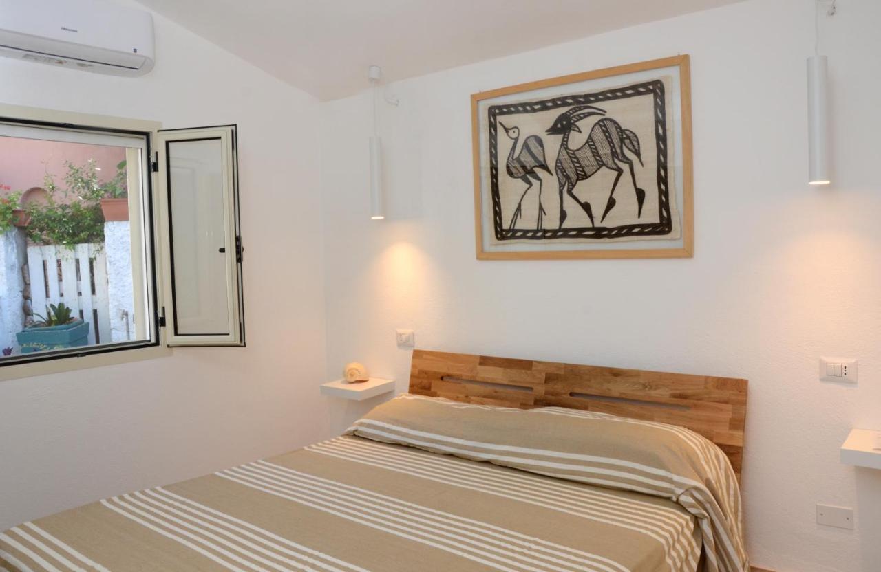 Apartments Villa Corrias Cala Liberotto Eksteriør billede