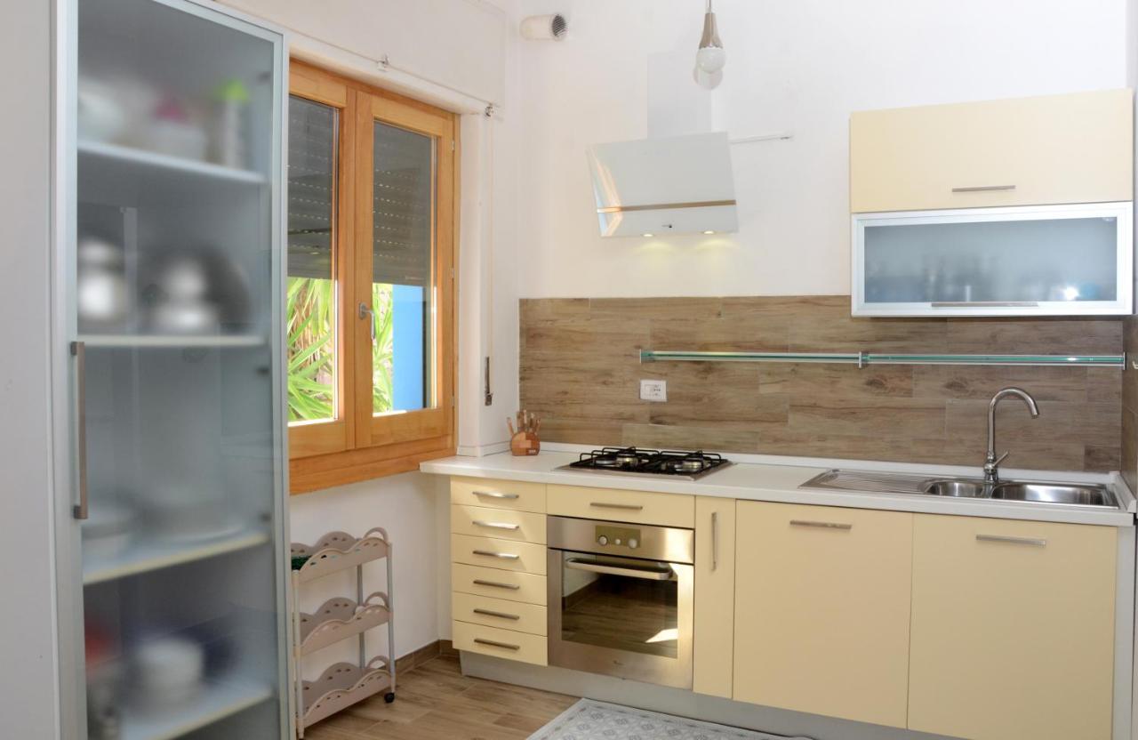 Apartments Villa Corrias Cala Liberotto Eksteriør billede