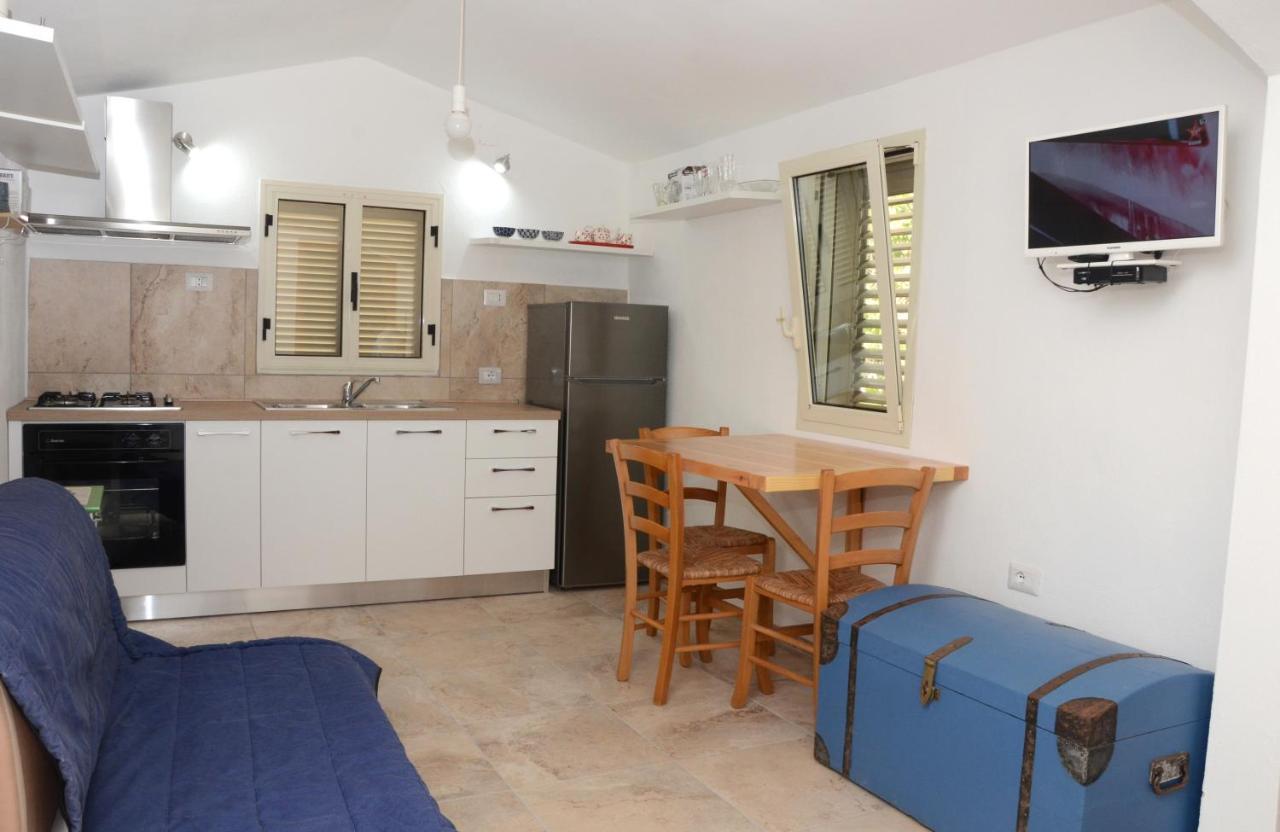 Apartments Villa Corrias Cala Liberotto Eksteriør billede